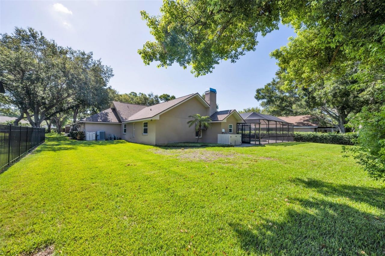 9904 Oaks Lane , Seminole, FL 33772 Photo