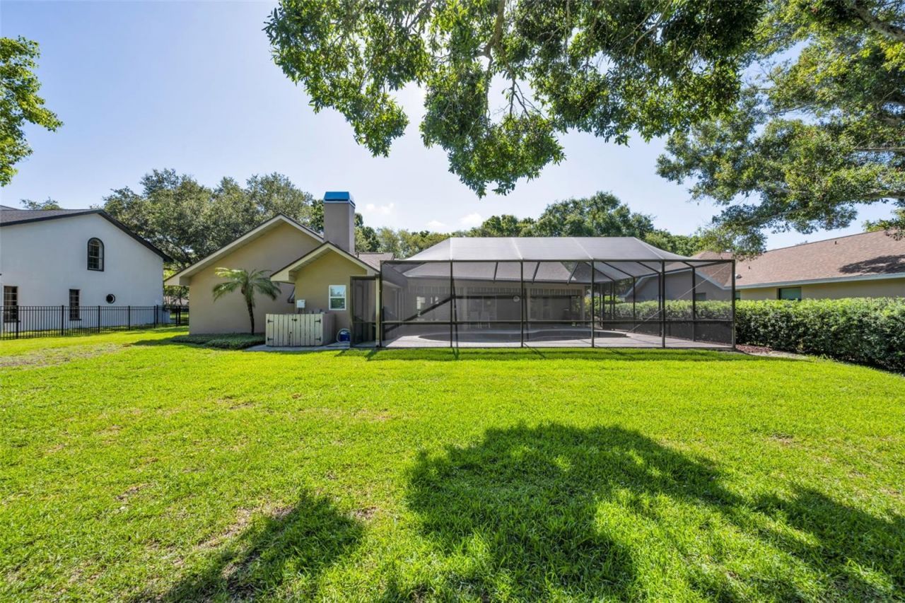 9904 Oaks Lane , Seminole, FL 33772 Photo