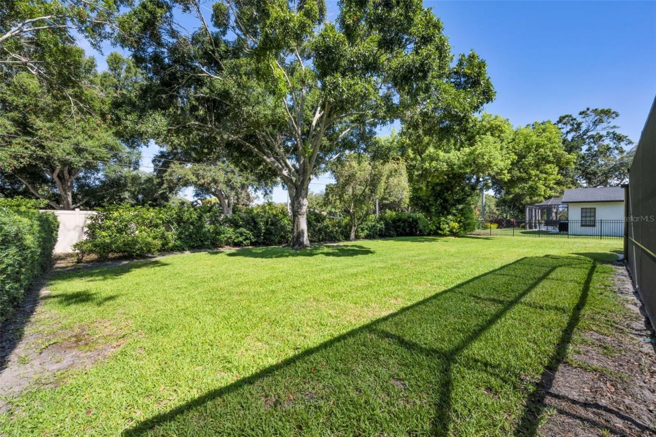 9904 Oaks Lane , Seminole, FL 33772 Photo