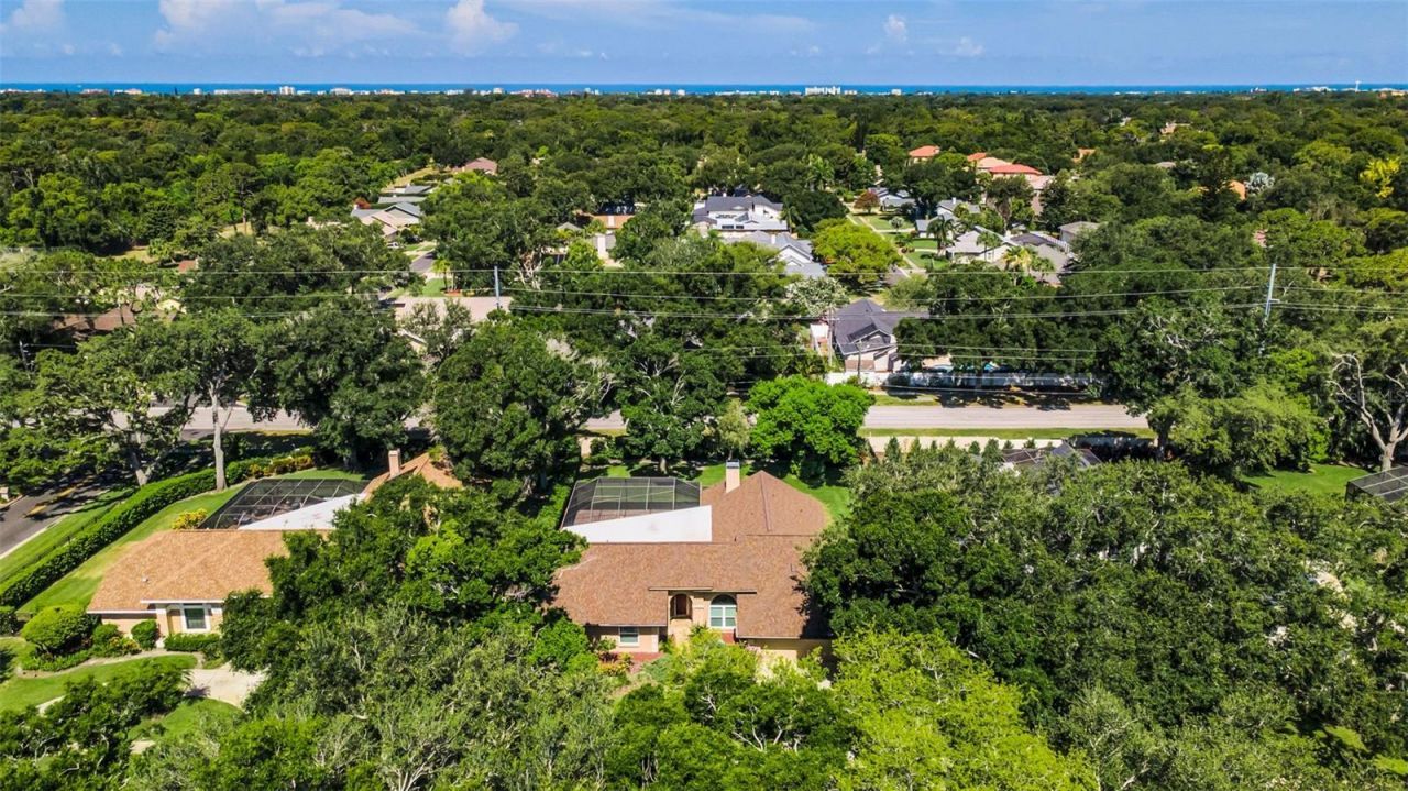 9904 Oaks Lane , Seminole, FL 33772 Photo
