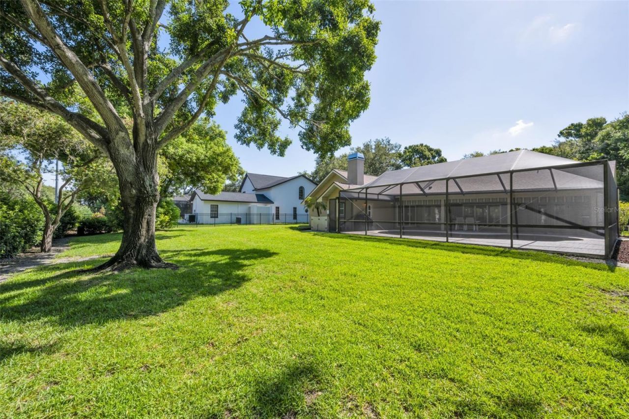 9904 Oaks Lane , Seminole, FL 33772 Photo