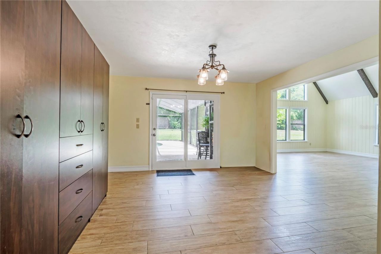 1375 Louis Court , Deland, FL 32720 Photo