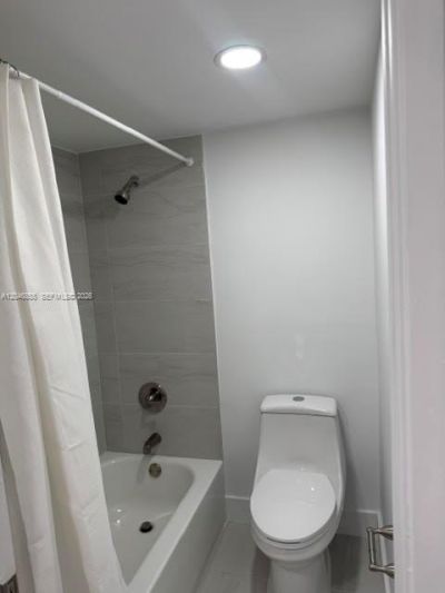 17021 N Bay Rd , Unit 509, Sunny Isles Beach, FL 33160 Photo