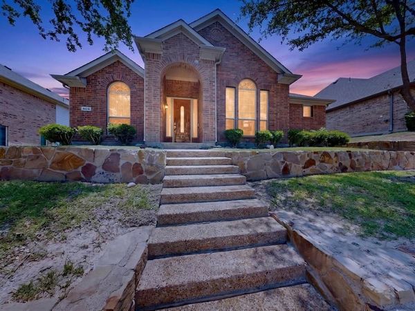 404 Castle Street, DeSoto, TX 75115