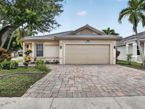 2640 Millwood Court, Davie, FL 33328