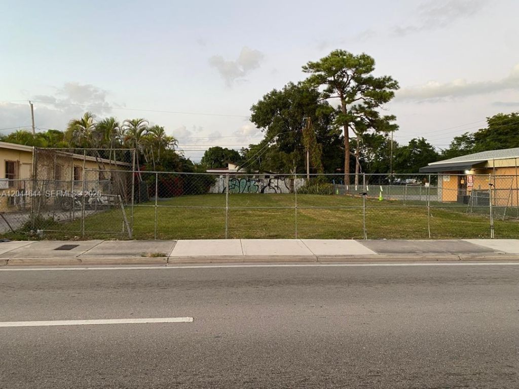 3021 W Flagler St , Miami, FL 33135 Photo