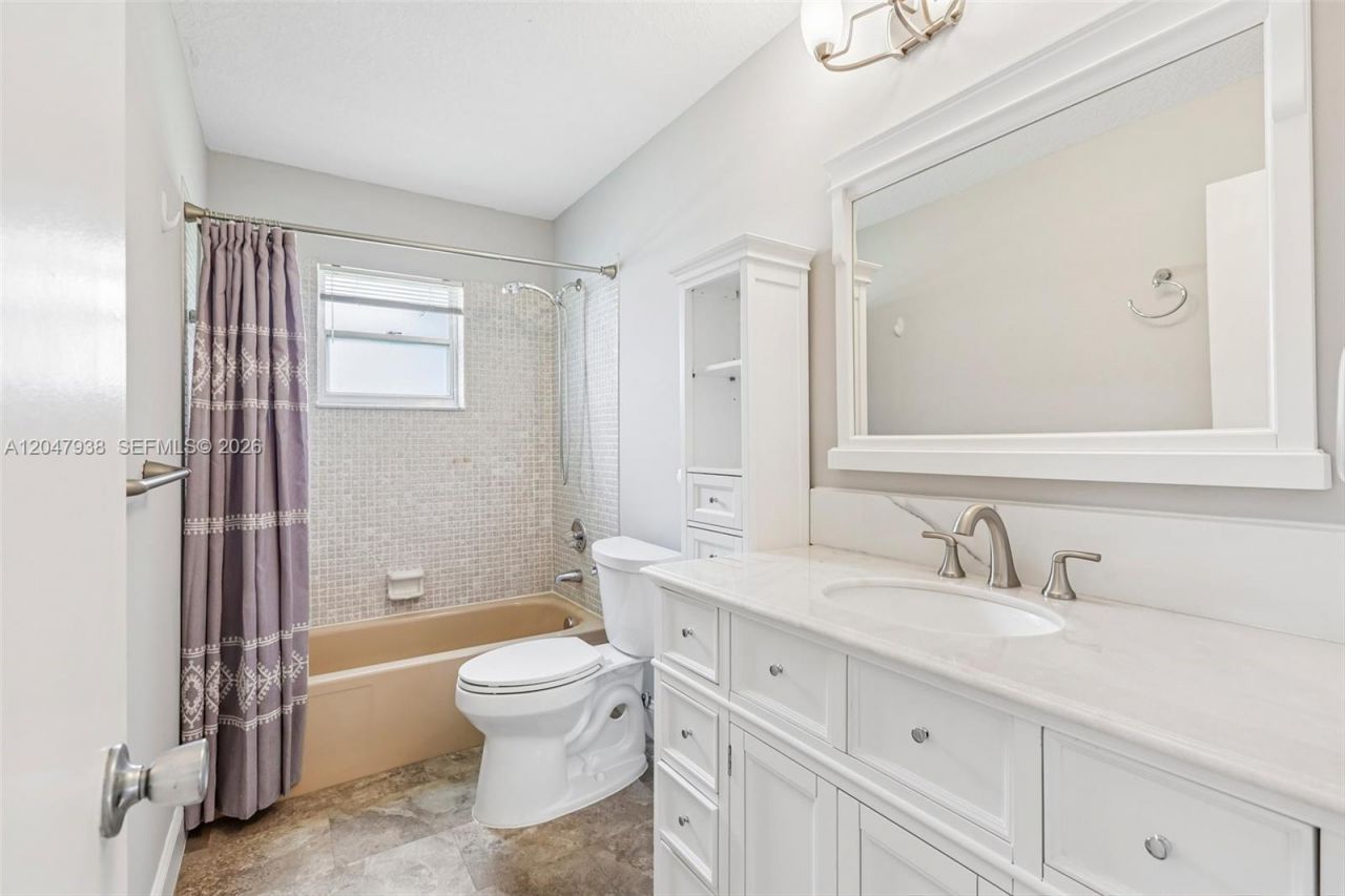 8855 NW 10th Pl , Plantation, FL 33322 Photo