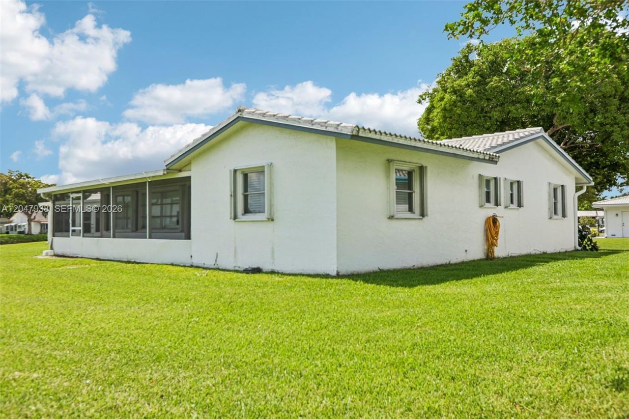 8855 NW 10th Pl , Plantation, FL 33322 Photo