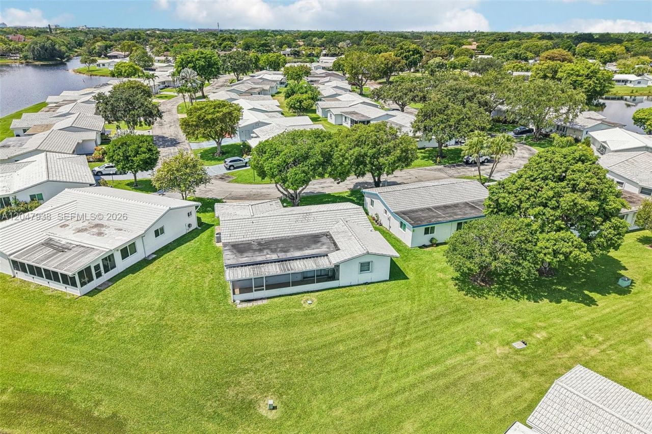 8855 NW 10th Pl , Plantation, FL 33322 Photo