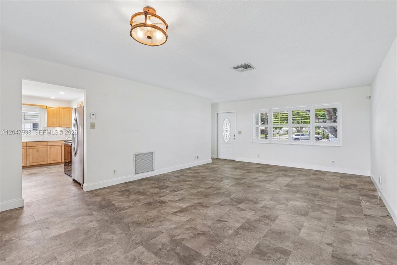 8855 NW 10th Pl , Plantation, FL 33322 Photo