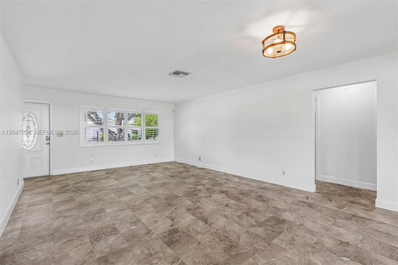 8855 NW 10th Pl , Plantation, FL 33322 Photo