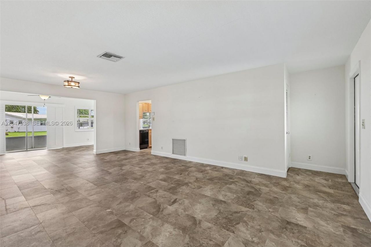 8855 NW 10th Pl , Plantation, FL 33322 Photo