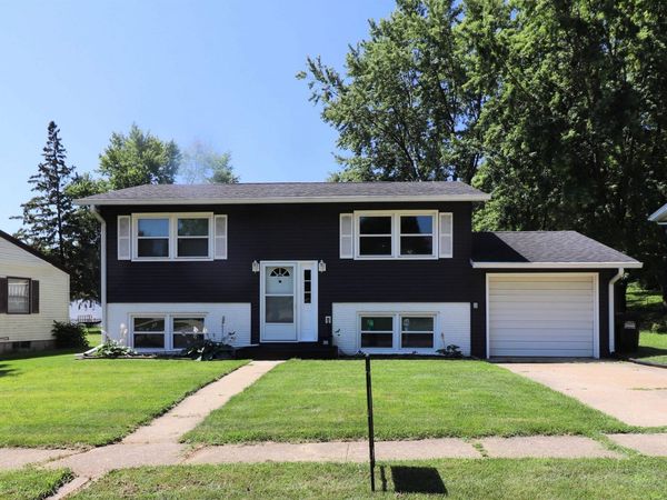 1719 Revere, FREEPORT, IL 61032