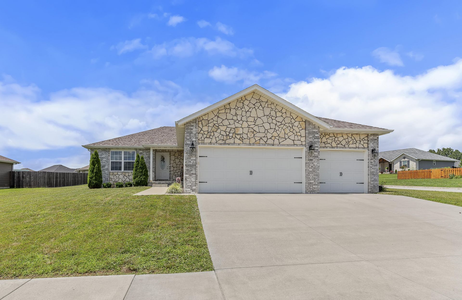457 Little Avenue, Clever, MO 65631 Main Photo