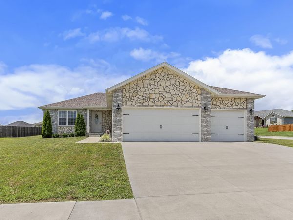 457 Little Avenue, Clever, MO 65631