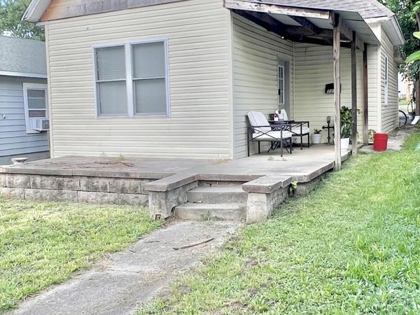 711 4th Street , Monett, MO 65708