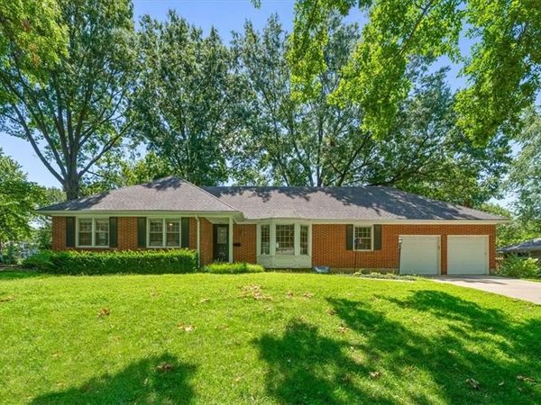 4411 W 97th Street, Overland Park, KS 66207