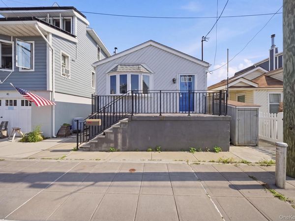 39 W 11th Road , Far Rockaway, NY 11693