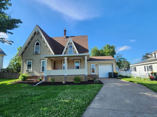 403 W Main Street, Waukon, IA 52172