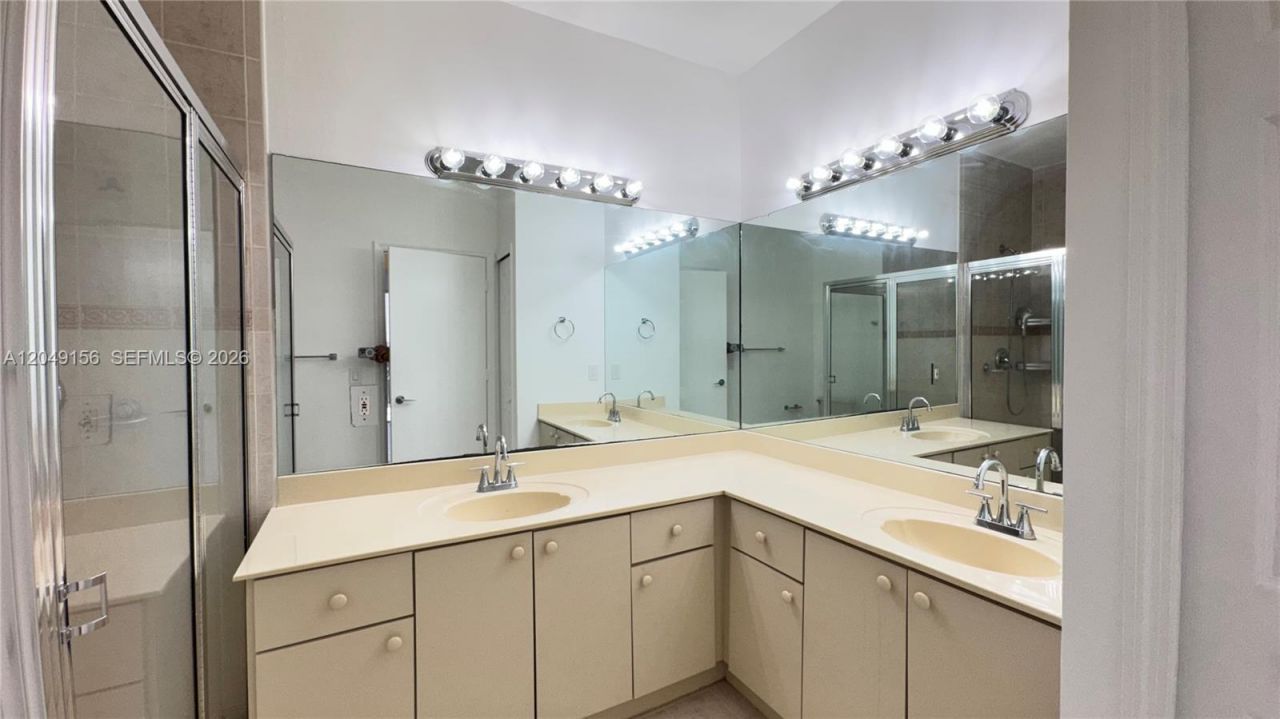 8337 NW 142nd St, Unit 8337, Miami Lakes, FL 33016 Photo