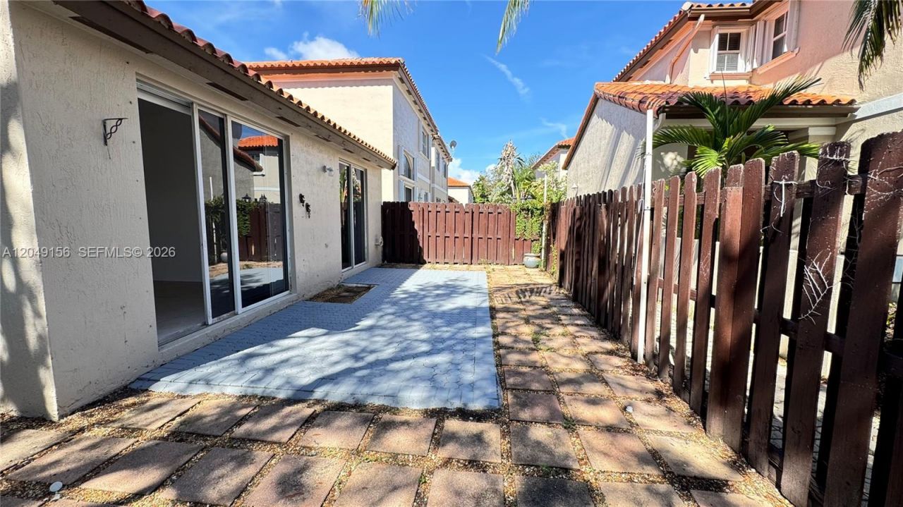 8337 NW 142nd St, Unit 8337, Miami Lakes, FL 33016 Photo