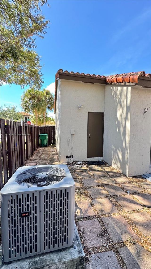 8337 NW 142nd St, Unit 8337, Miami Lakes, FL 33016 Photo
