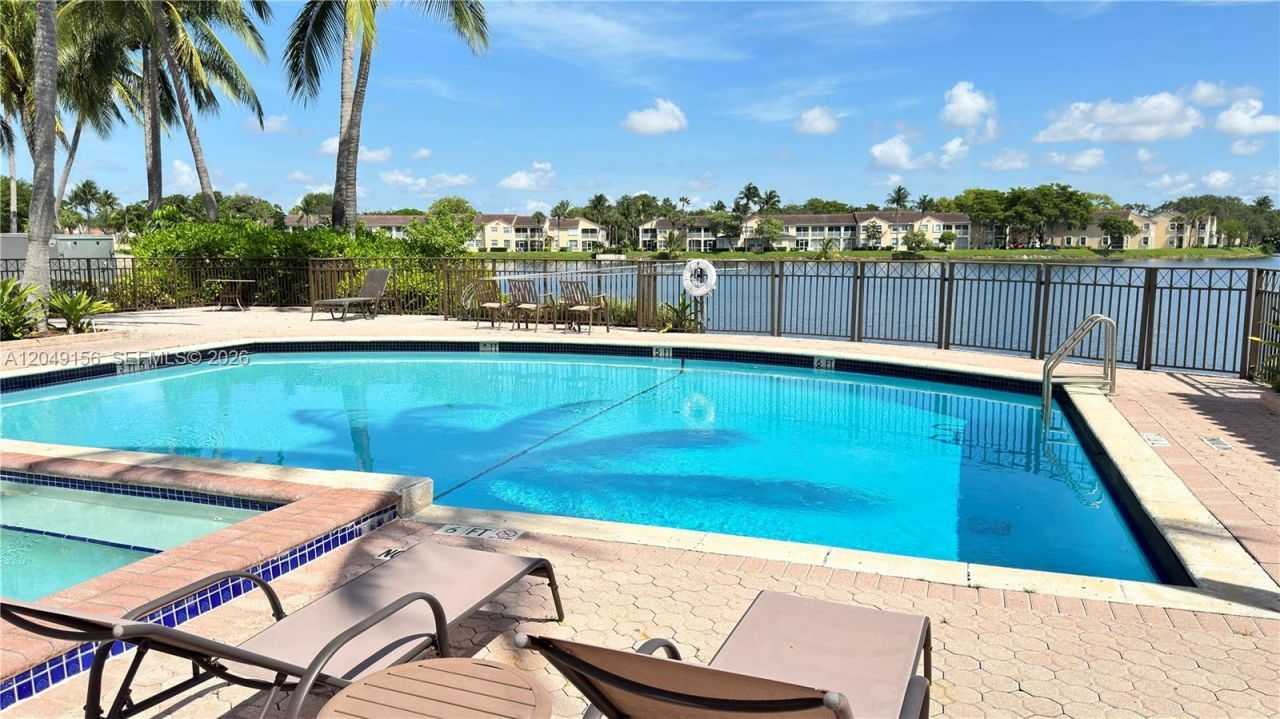 8337 NW 142nd St, Unit 8337, Miami Lakes, FL 33016 Photo