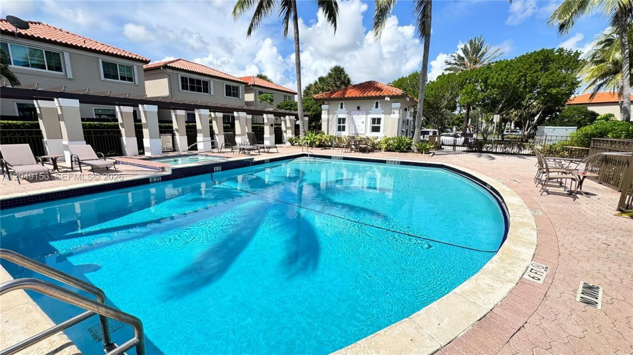 8337 NW 142nd St, Unit 8337, Miami Lakes, FL 33016 Photo
