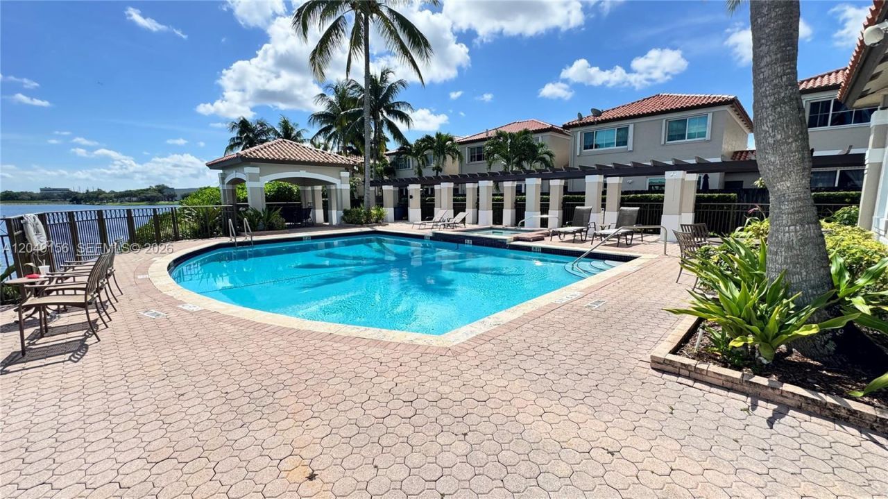 8337 NW 142nd St, Unit 8337, Miami Lakes, FL 33016 Photo