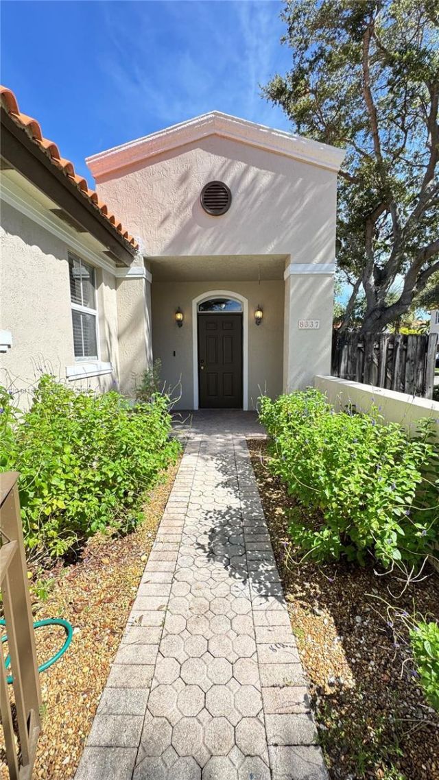 8337 NW 142nd St, Unit 8337, Miami Lakes, FL 33016 Photo