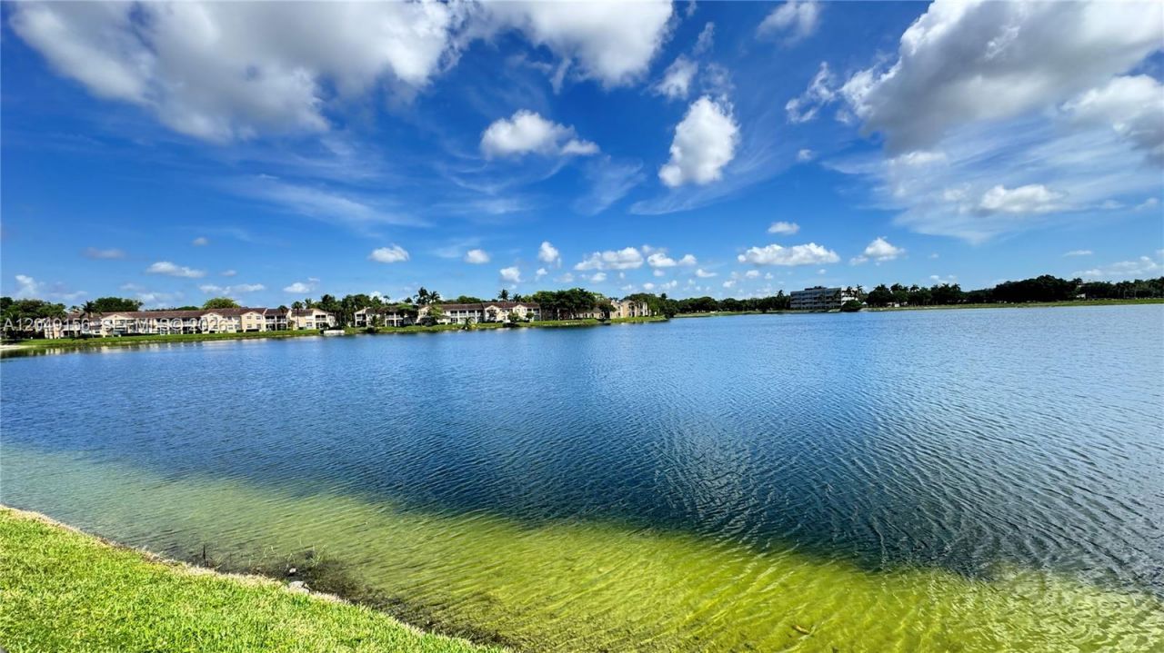 8337 NW 142nd St, Unit 8337, Miami Lakes, FL 33016 Photo