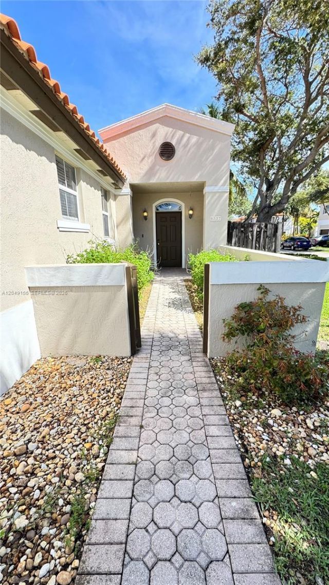 8337 NW 142nd St, Unit 8337, Miami Lakes, FL 33016 Photo