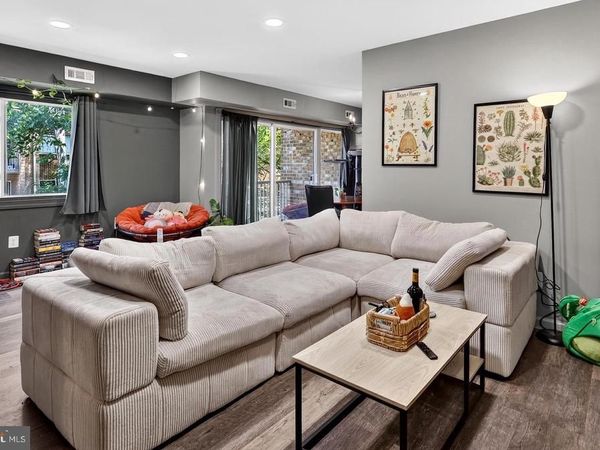 2914 KINGS CHAPEL ROAD, Unit 8, FALLS CHURCH, VA 22042
