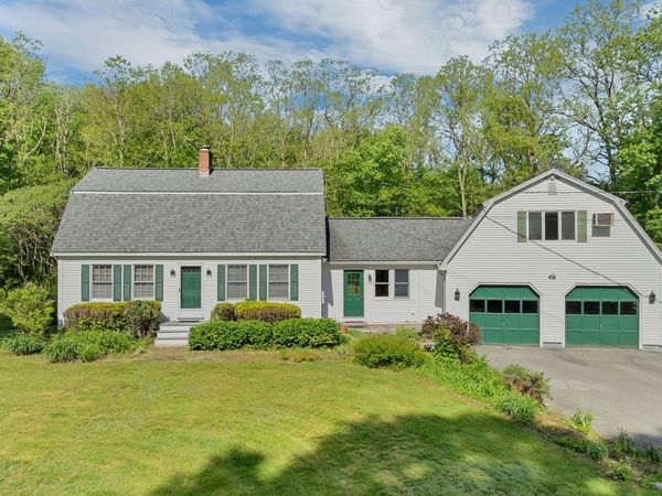 1 Muddy Pond, Kensington, NH 03833