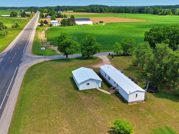 9479 N Bailey Road, Howard City, MI 49329