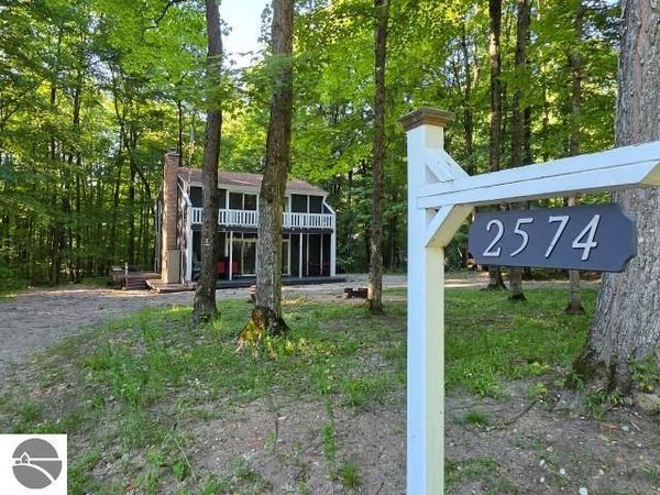 2574 Bahnhof Lane, Bellaire, MI 49615