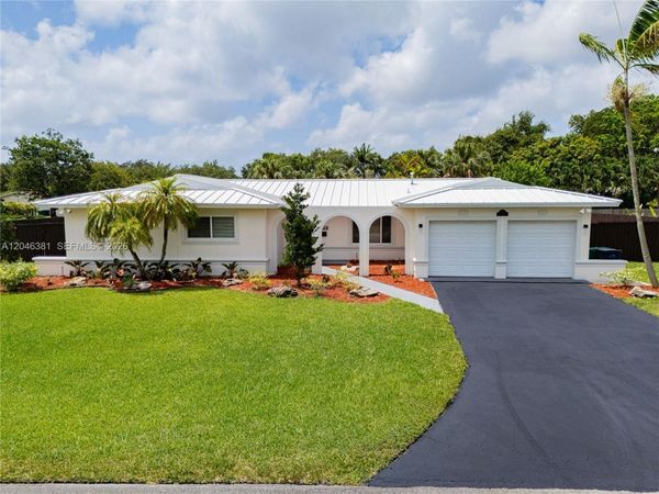 10442 SW 114th St , Miami, FL 33176