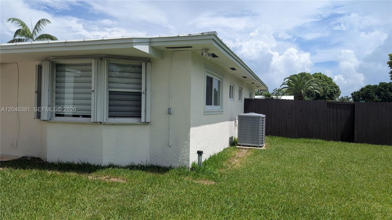 10442 SW 114th St , Miami, FL 33176 Photo