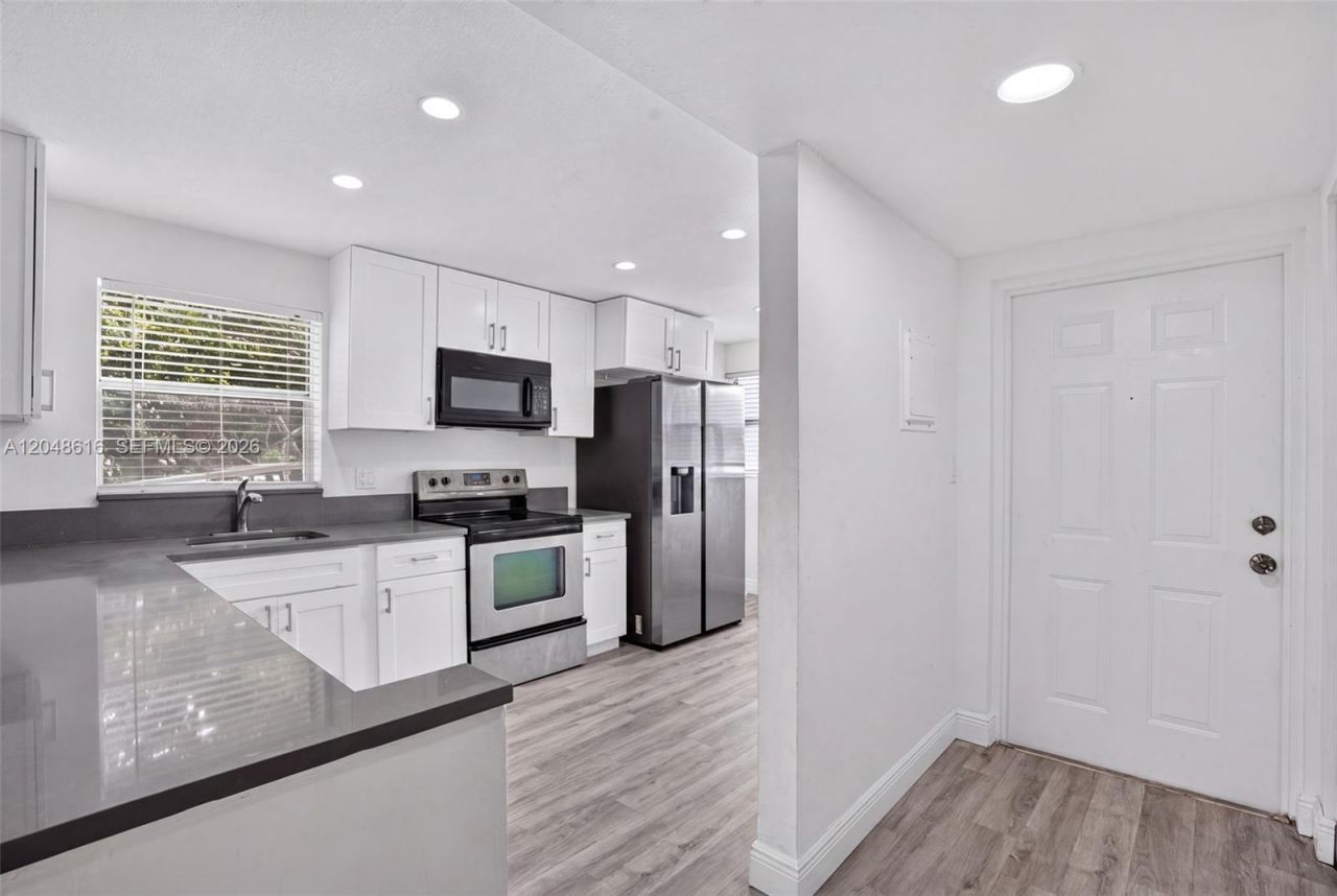 8390 Sands Point Blvd , Unit F210, Tamarac, FL 33321 Photo