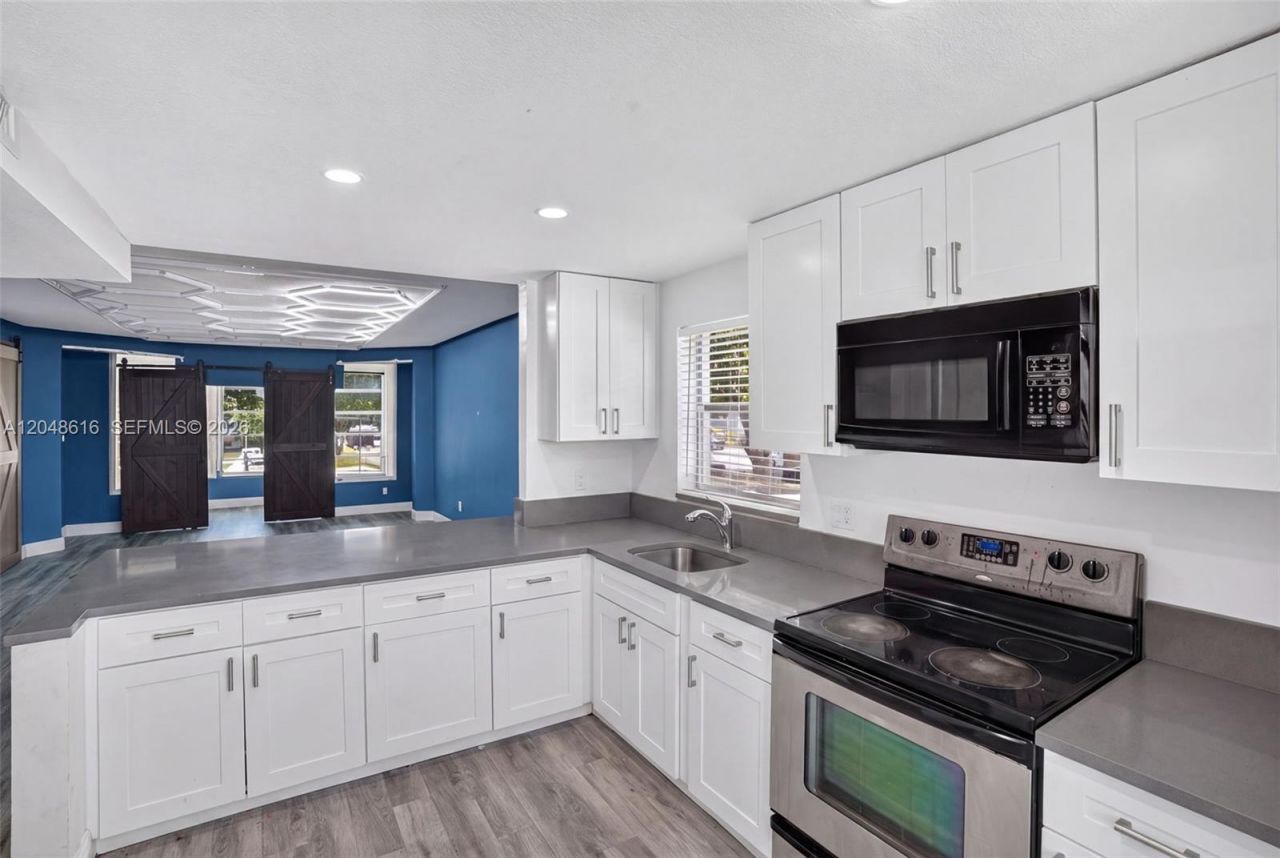 8390 Sands Point Blvd , Unit F210, Tamarac, FL 33321 Photo