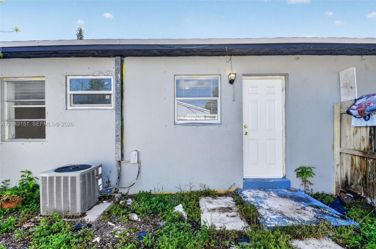 824 Bayberry Dr, Unit Front, Lake Park, FL 33403 Photo