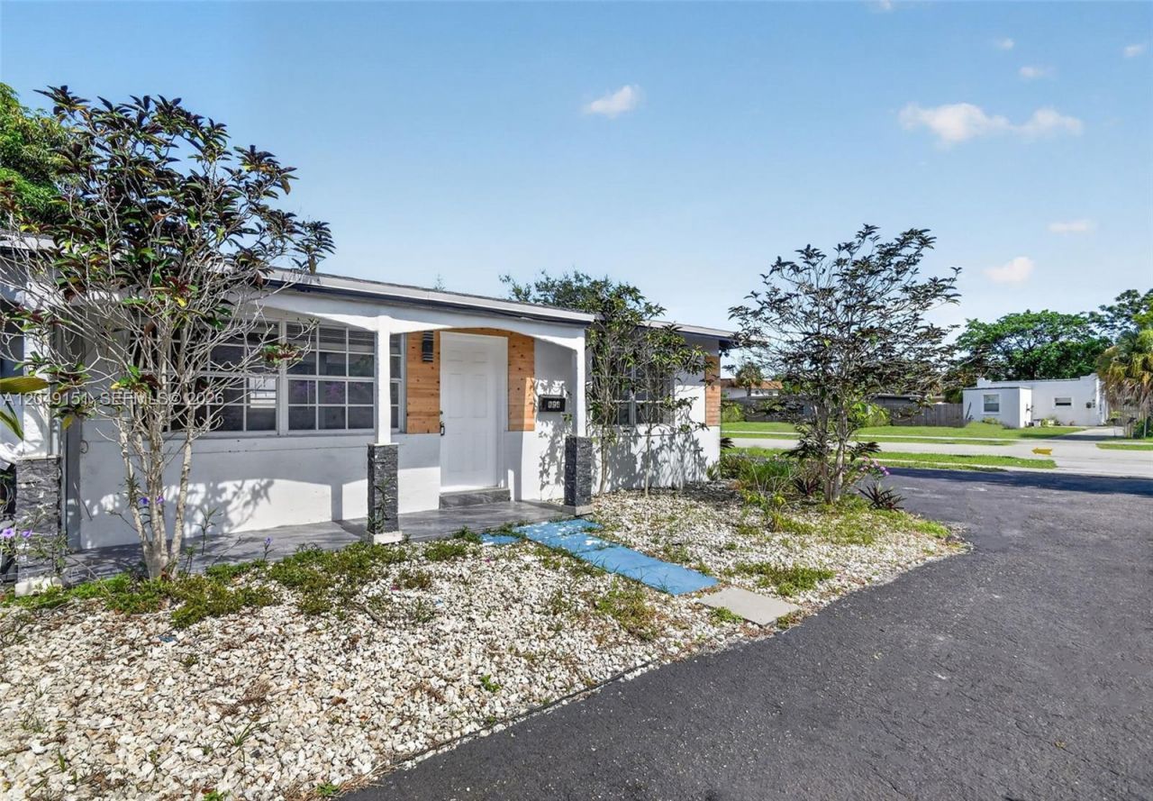 824 Bayberry Dr, Unit Front, Lake Park, FL 33403 Photo