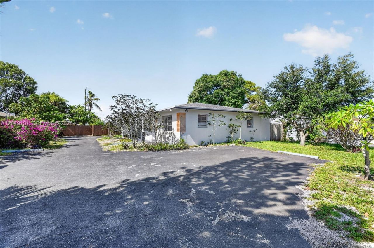 824 Bayberry Dr, Unit Front, Lake Park, FL 33403 Photo