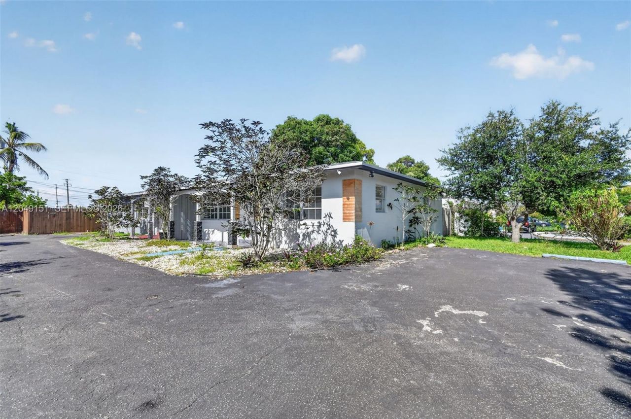824 Bayberry Dr, Unit Front, Lake Park, FL 33403 Photo