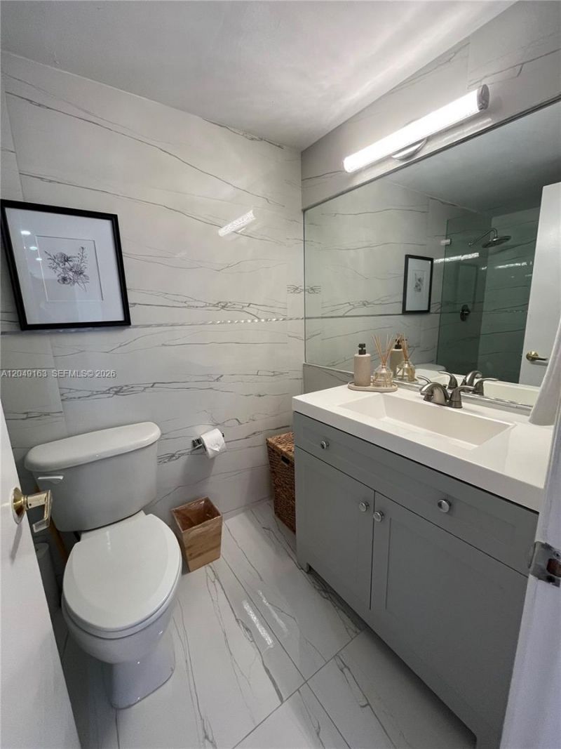 2301 Collins Ave , Unit 326, Miami Beach, FL 33139 Photo