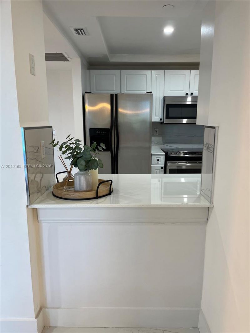2301 Collins Ave , Unit 326, Miami Beach, FL 33139 Photo