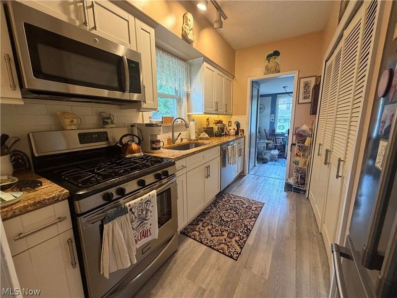 1088 Beachview Road, Willoughby, OH 44094 Photo 2