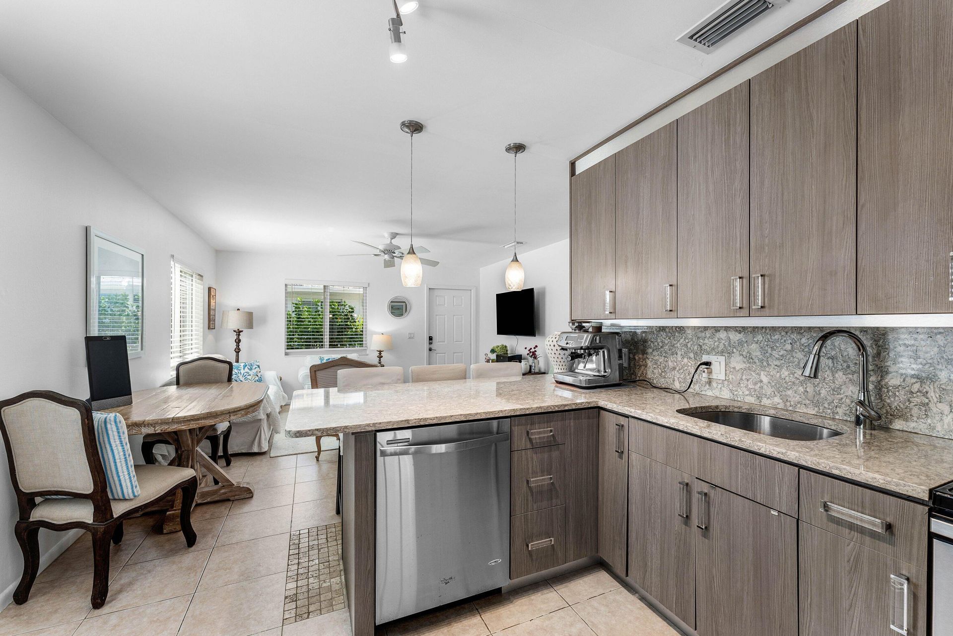 334 NE 7th Avenue, Delray Beach, FL 33483 Photo