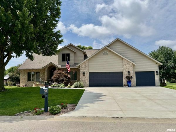 304 BELMONT Chase, Sherman, IL 62684