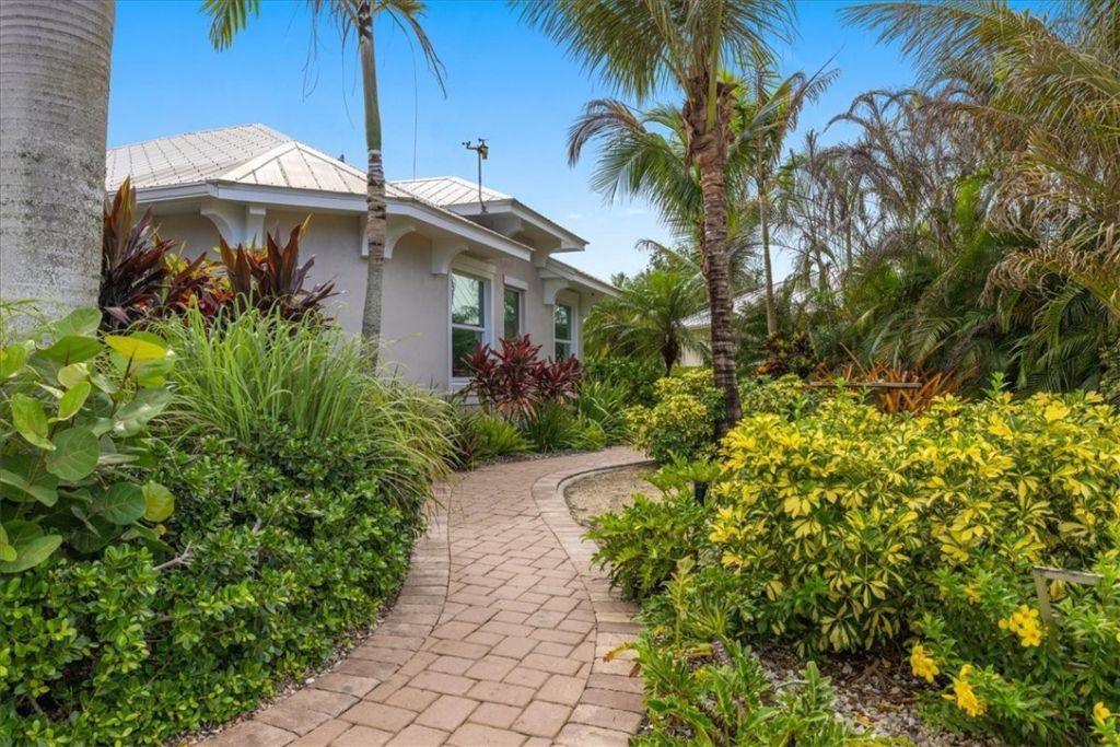 1090 Quail Court Sw, Vero Beach, FL 32968 Photo